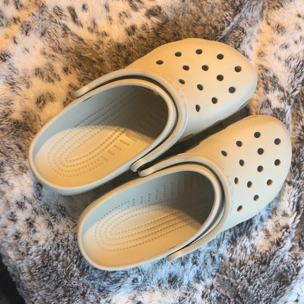 Crocs in the color Bone